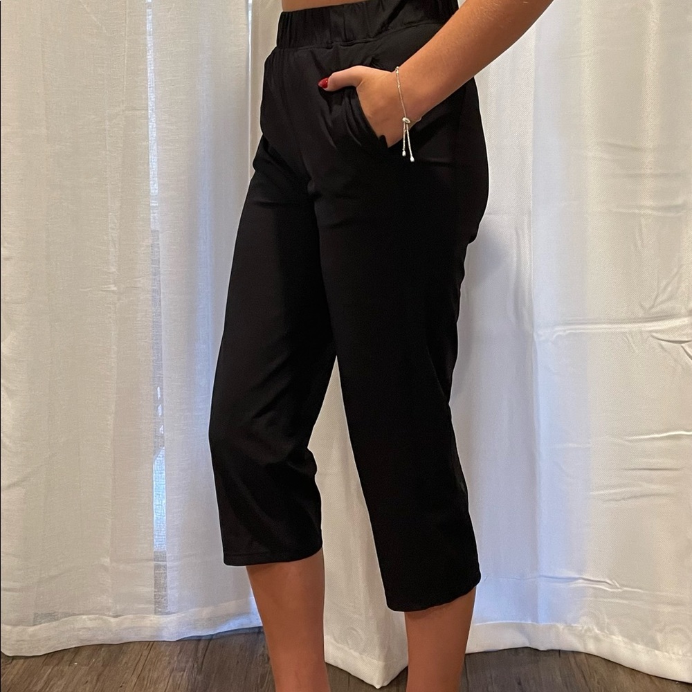 LuluLemon Crop Blk Pant SZ 4